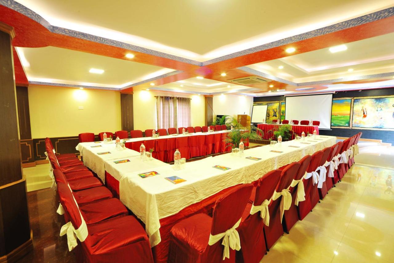 Hotel Dandelion Pokhara Buitenkant foto