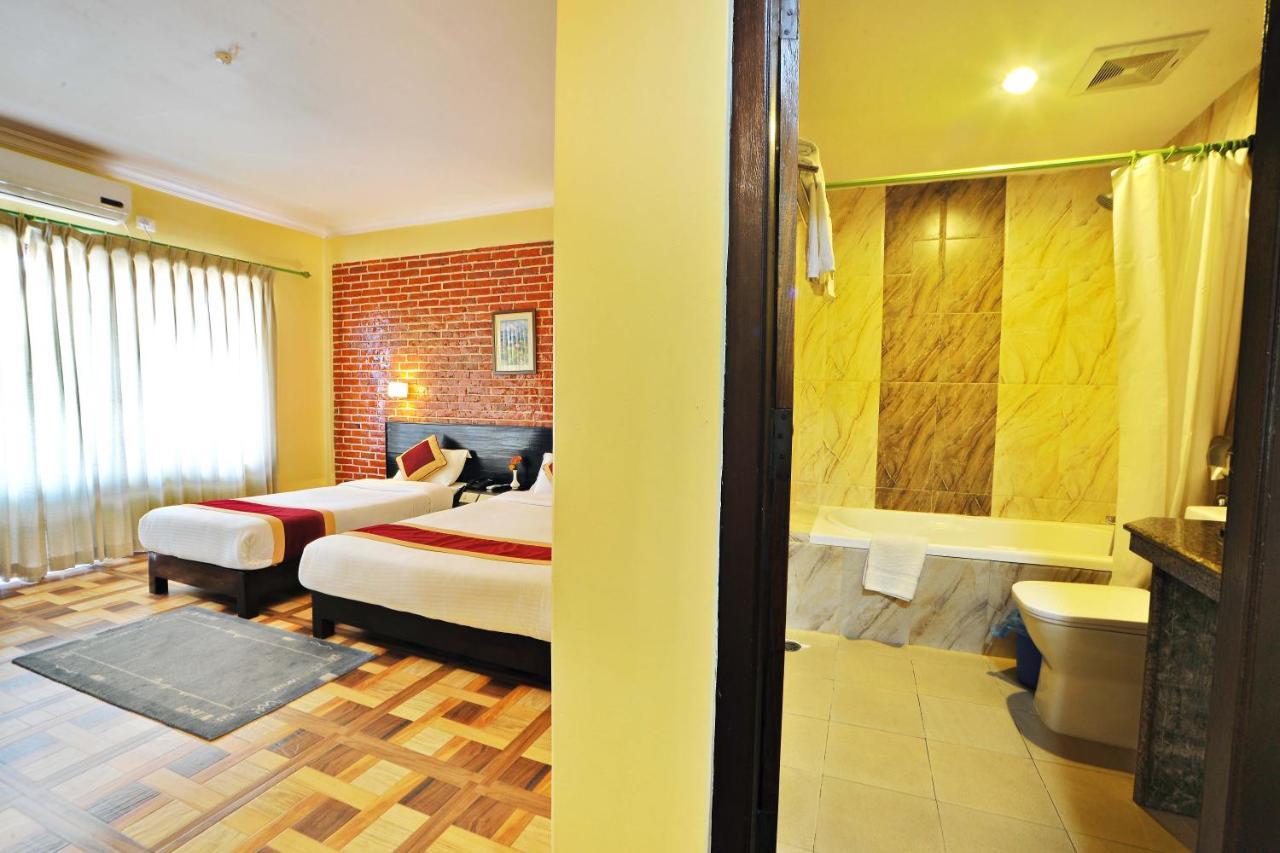 Hotel Dandelion Pokhara Buitenkant foto