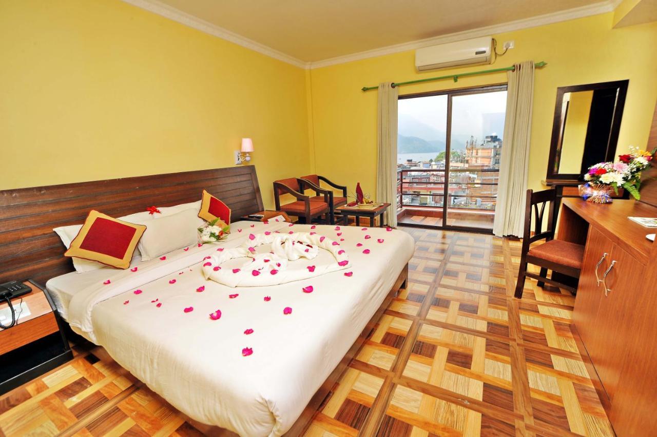 Hotel Dandelion Pokhara Buitenkant foto