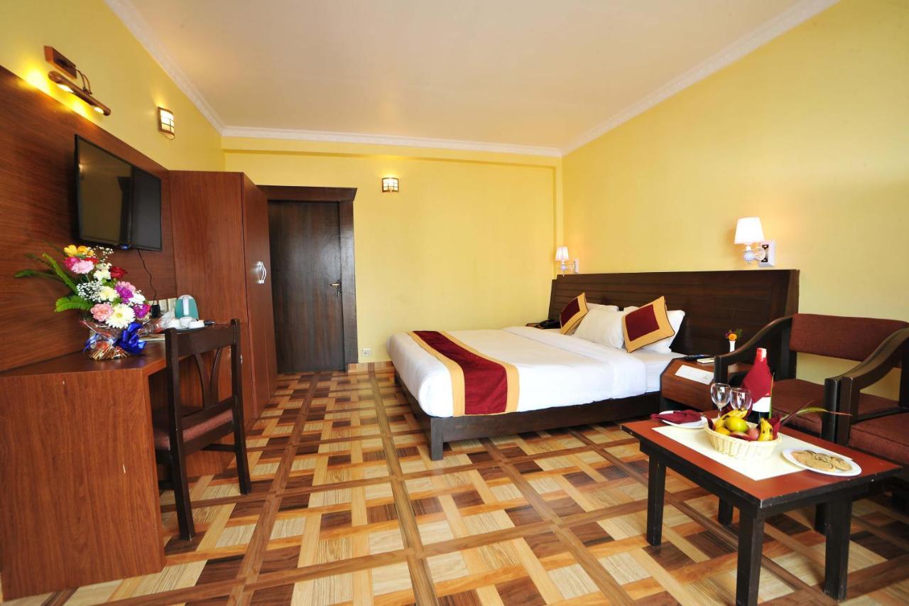 Hotel Dandelion Pokhara Buitenkant foto