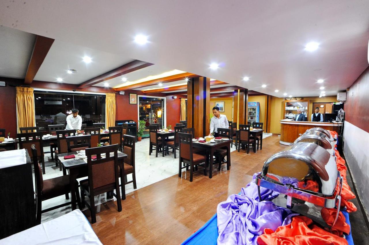 Hotel Dandelion Pokhara Buitenkant foto