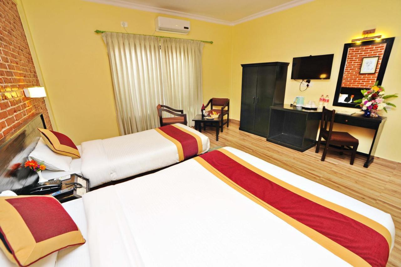 Hotel Dandelion Pokhara Buitenkant foto