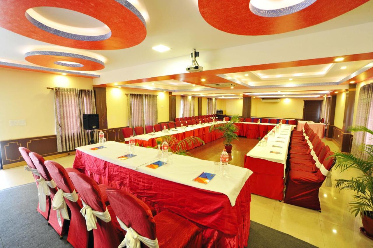 Hotel Dandelion Pokhara Buitenkant foto